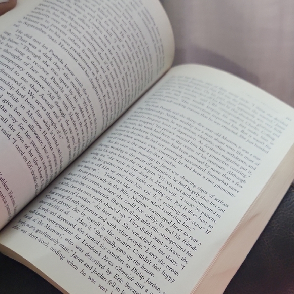 Citizens of London by Lynne Olson – Paperback Book - Picture 3 of 3